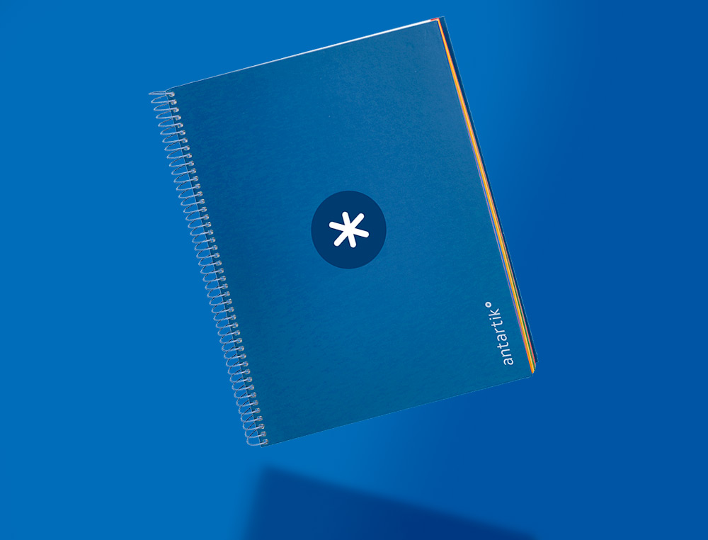CUADERNO ESPIRAL A4 MICRO ANTARTIK TAPA FORRADA 120H 90 GR CUADRO 5MM 5 BANDAS 4 TALADROS COLOR AZUL MARINO