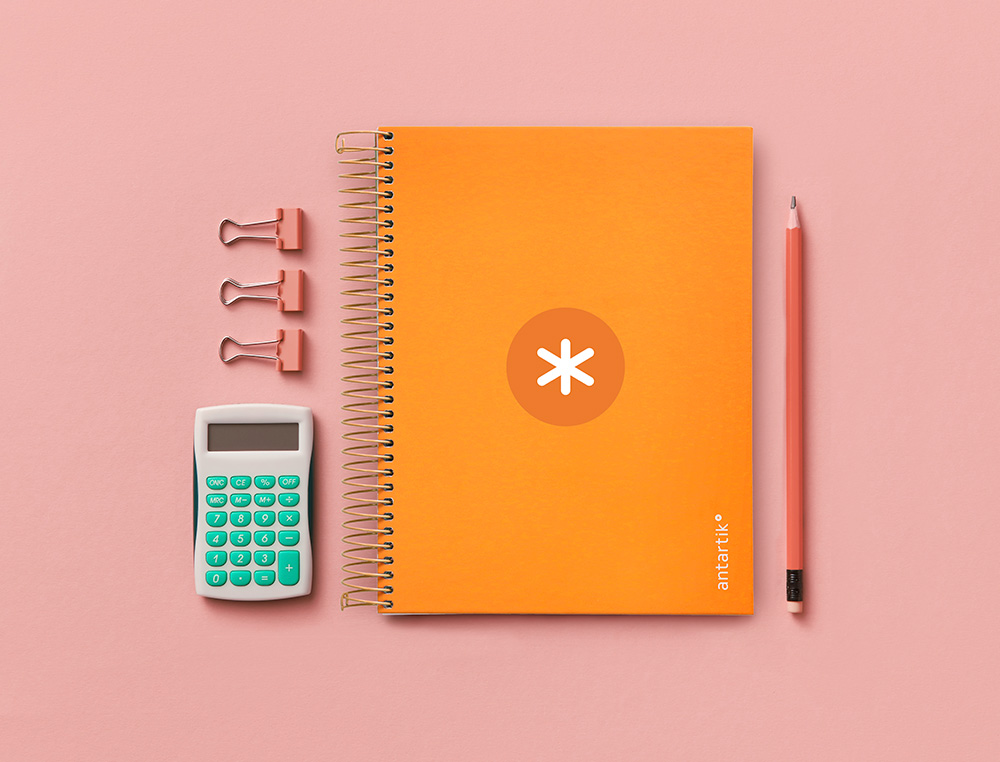 CUADERNO ESPIRAL A5 MICRO ANTARTIK TAPA FORRADA120H 90 GR CUADRO 5MM 5 BANDAS6 TALADROS COLOR MOSTAZA