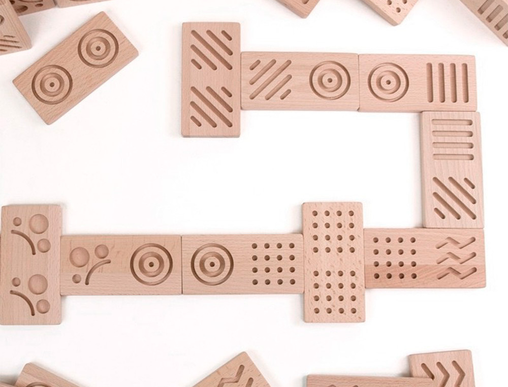 JUEGO DIDACTICO ANDREUTOYS DOMINO SENSORIAL MADERA 28 PIEZAS