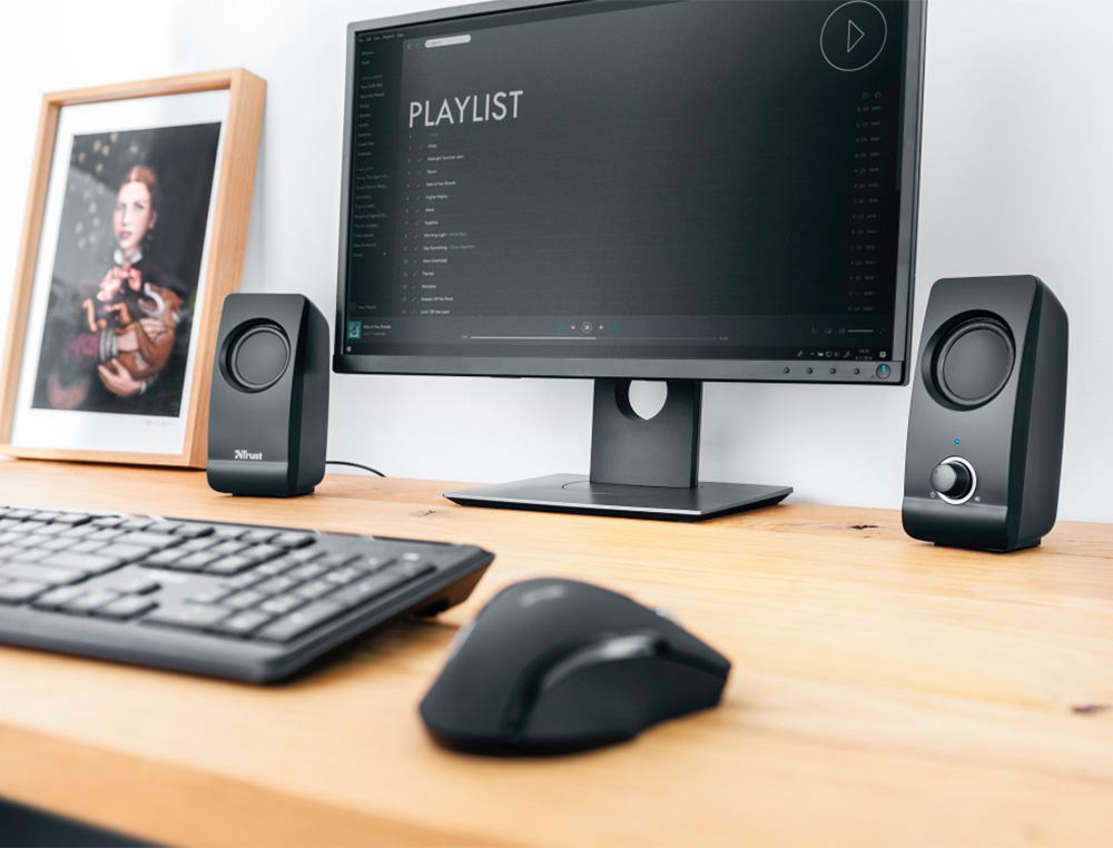ALTAVOCES TRUST REMO 2.0 POTENCIA MAXIMA 16 W CONTROL VOLUMEN CONEXION USB 2.0 JACK 3.5 MM COLOR NEGRO
