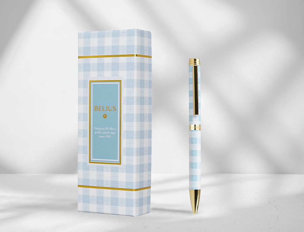 BOLIGRAFO BELIUS PERFECT PICNIC DAY ALUMINIO COLOR AZUL CELESTE DORADO TINTA AZULCAJA DE DISEÑO
