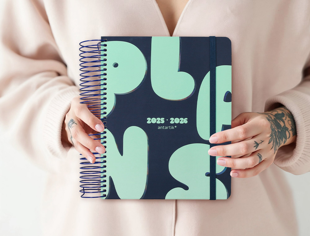 AGENDA ESCOLAR ANTARTIK 25-26 ESPIRAL PLANS AZUL DIA PAGINA A5 BILINGE PAPEL FSC 80 GR