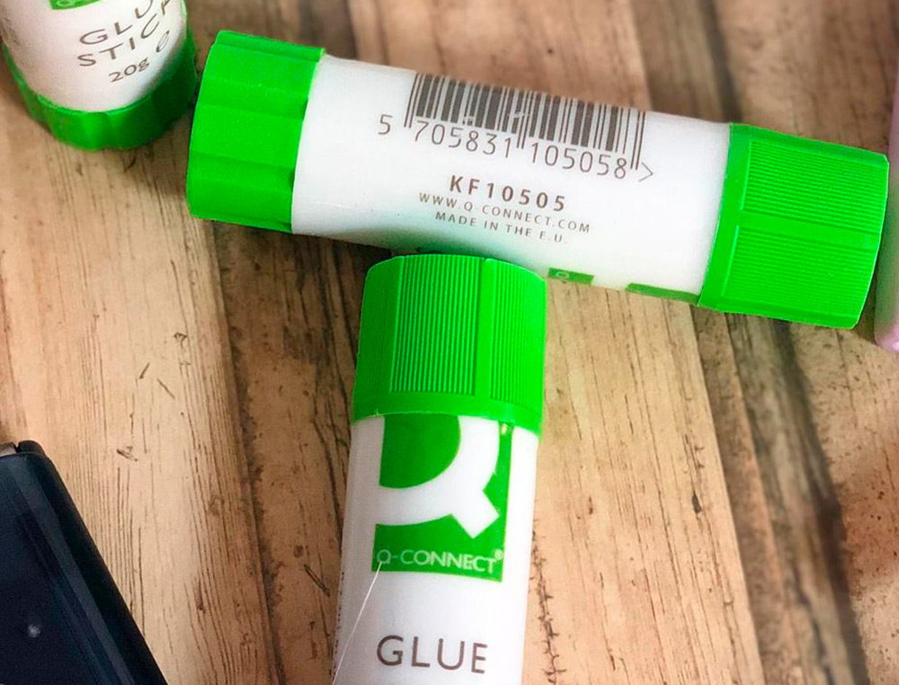 PEGAMENTO Q-CONNECT EN BARRA 20 GR UNIDAD