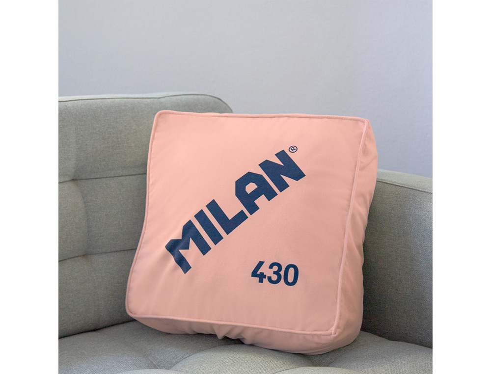 COJIN MILAN GOMA 430 SINCE 1918 TEJIDO ATERCIOPELADO FUNDA EXTRAIBLE COLOR ROSA 350X350X160 MM
